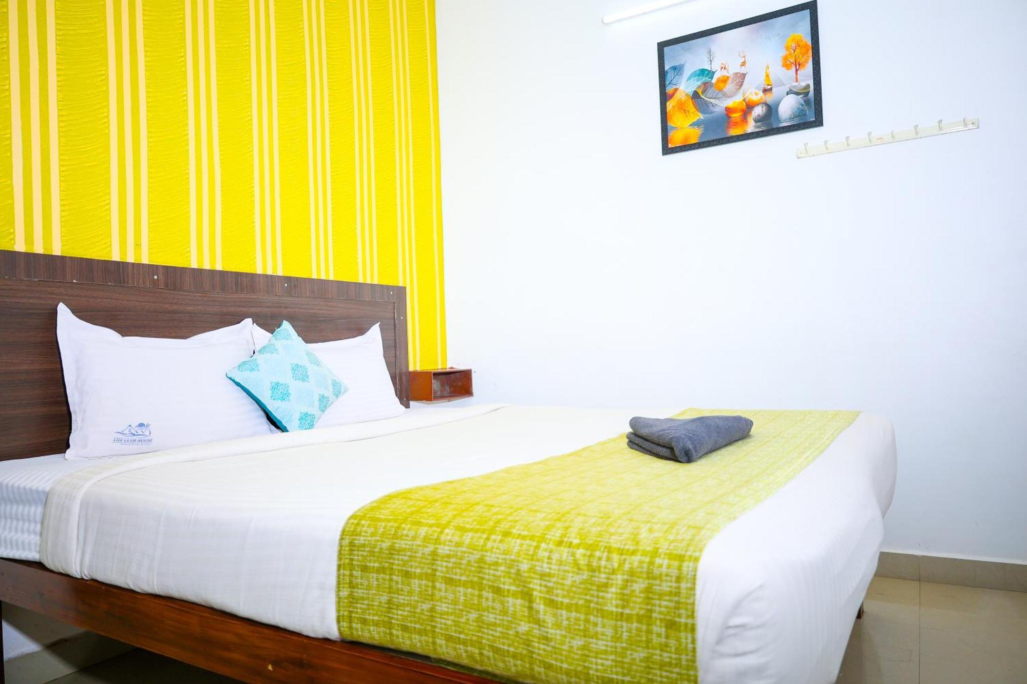 The Club House Hotel Puducherry Eksteriør billede