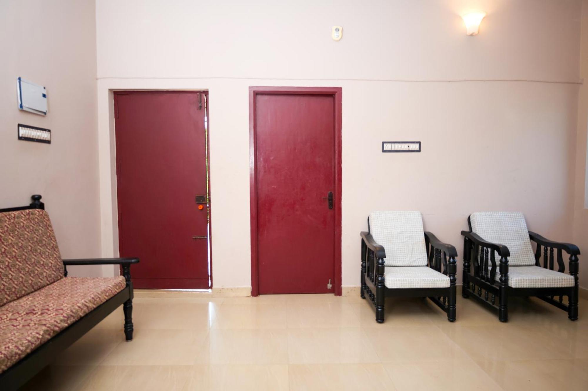 The Club House Hotel Puducherry Eksteriør billede