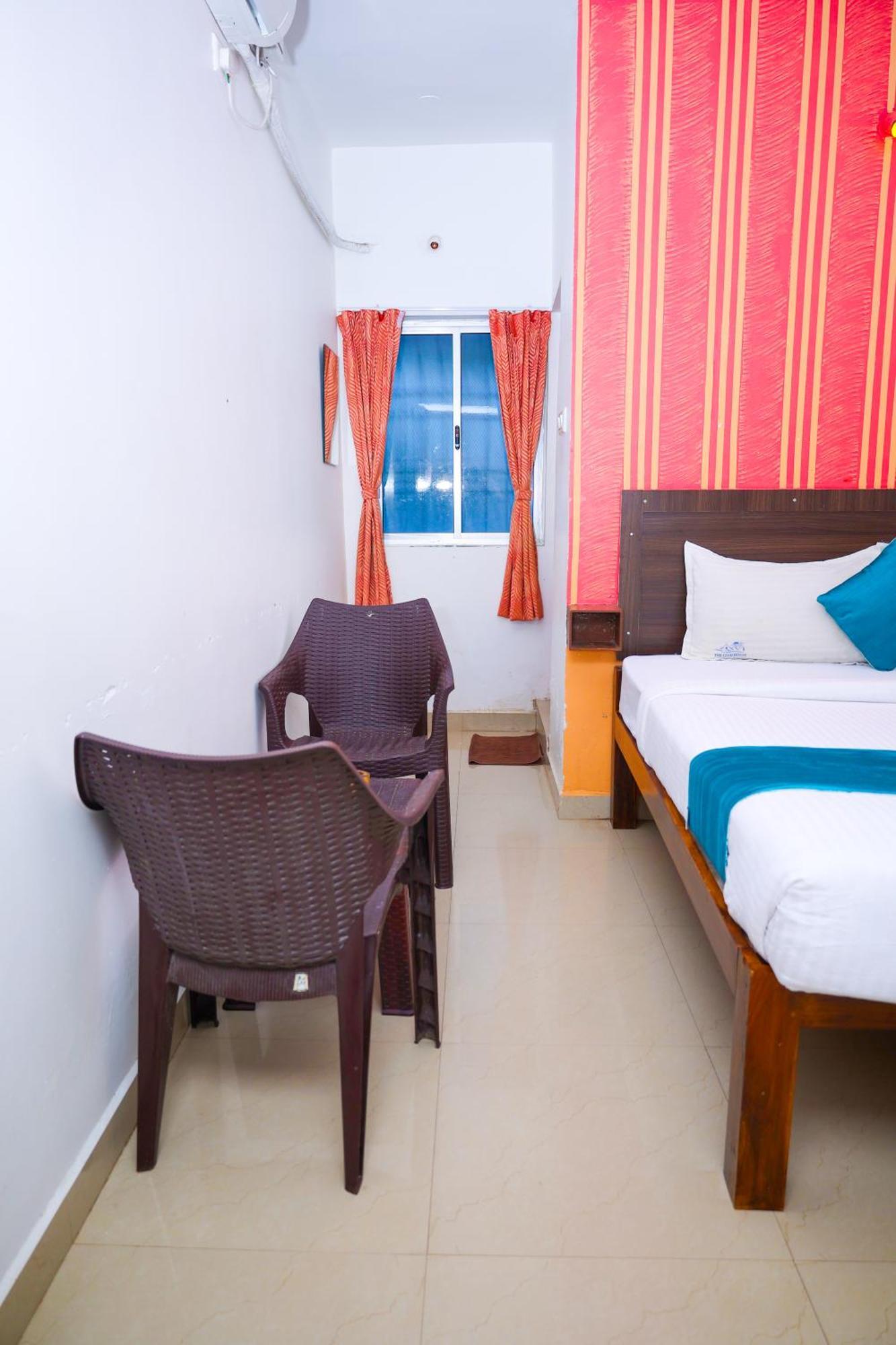 The Club House Hotel Puducherry Eksteriør billede